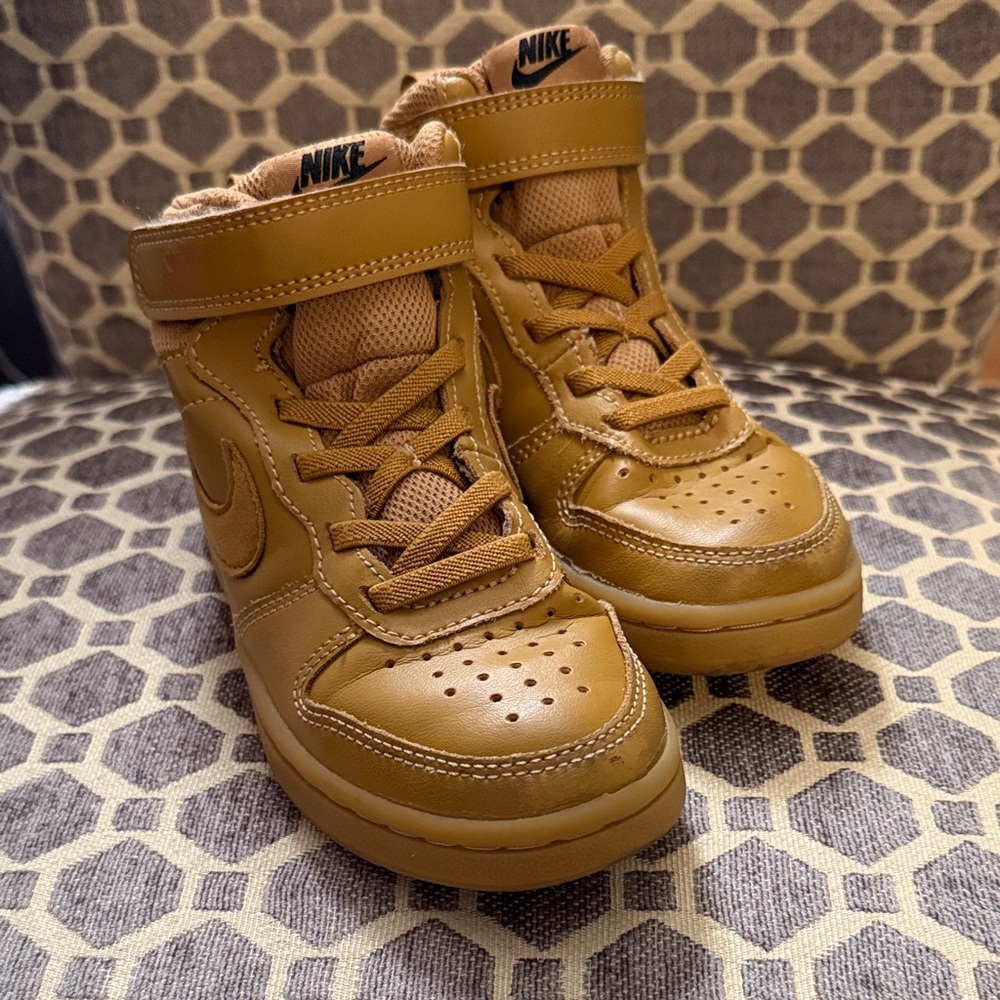 Nike Kids High-Top Sneakers in Cognac Brown